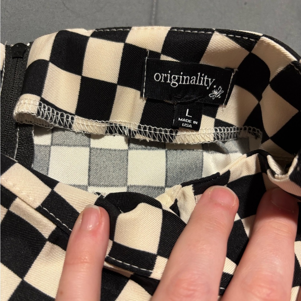 ORIGINALITY. Black and Cream Checkered Skirt Juniors Size Large - Picture 4 of 7